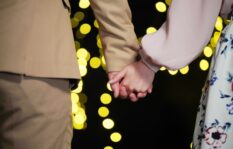 取引先の社員と浮気・不倫したらクビになる？