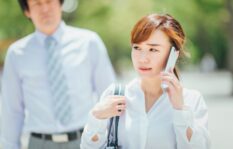 休日に同僚とばったり会う！付きまといの可能性は？