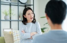 浮気・不倫歴を自慢するパートナー！今すぐ離婚すべき？